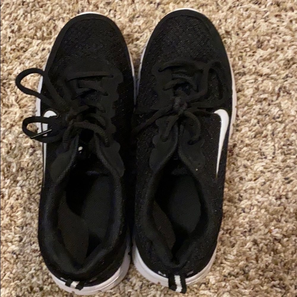 Nike tennis shoes